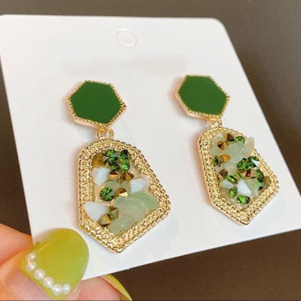 Green Gem Stone Cluster Drop Fashion Earrings